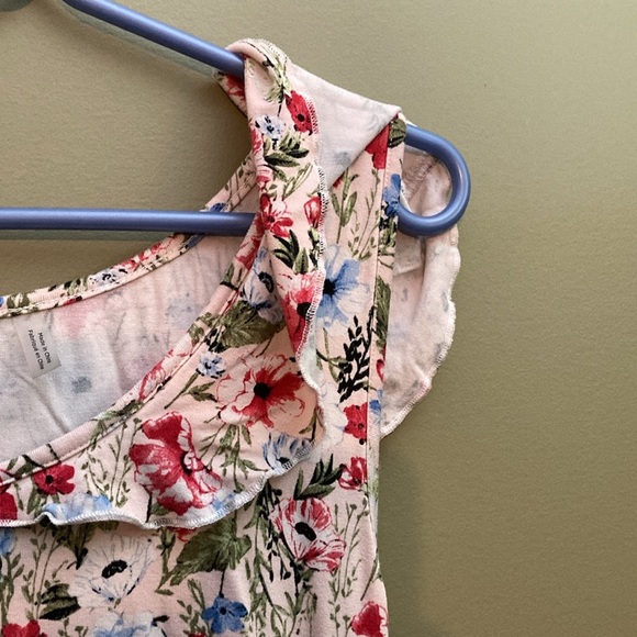 Stork & babe pink floral long tank with frilly top trim. - Picture 4 of 6